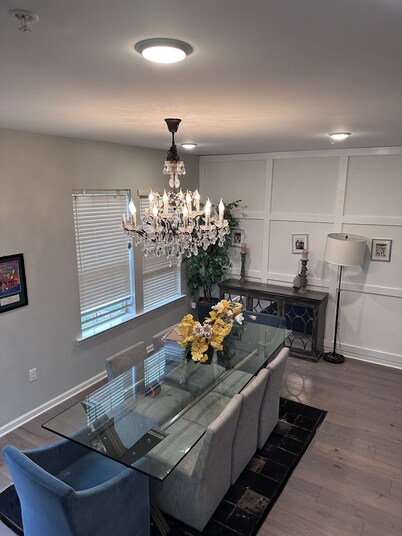 Beautiful Livingston Cozy 3-bedroom condo with WiFi, AC 