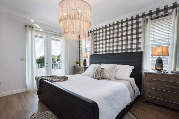 4 dormitoris, planxa i posts de planxar, wifi gratuïta i roba de llit 