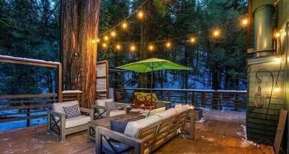 Hot Tub & Game Room • Starlight Cabin Retreat