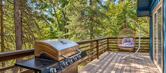 Hot Tub & Game Room • Starlight Cabin Retreat