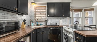 Vintage 4bd: Hot Tub - Pool - Golf Courses - Family Friendly