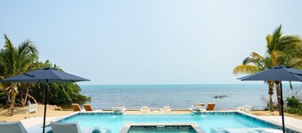 Spacious 4-Bed Villa in Placencia Village w/ Pool!