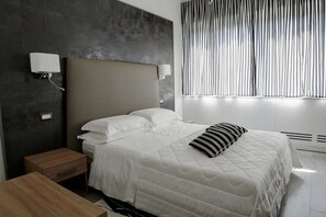 1 bedroom, in-room safe, WiFi, bed sheets