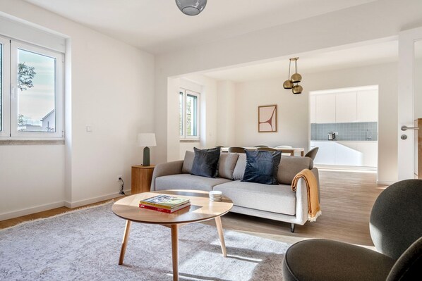 Fernseher, Stereoanlage