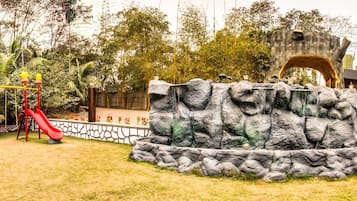 Children’s play area – outdoor
