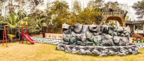 Área de juegos infantiles al aire libre