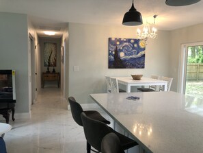 Dining - Cozy ,Tranquil 3-bedroom in Spring Hill with WiFi, AC ; home away from home.  (Spring Hill)