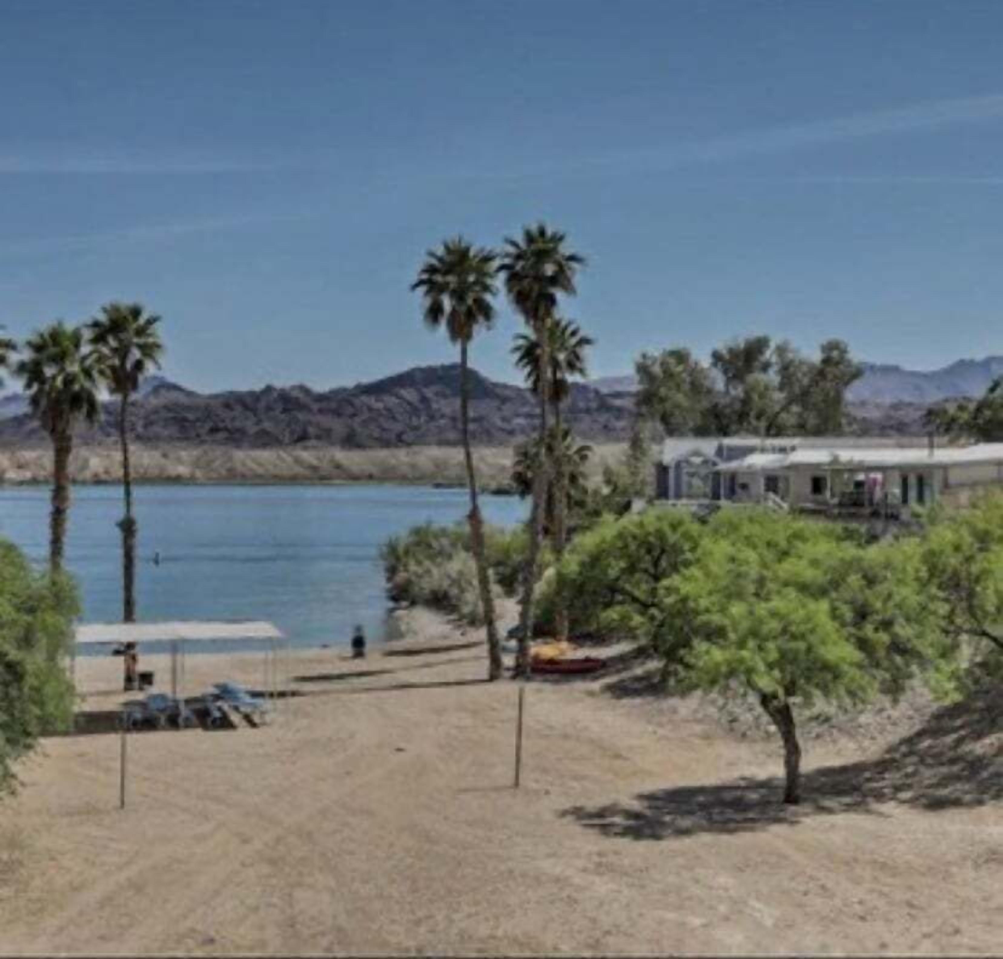 Lake view at Sam's Beachcomber