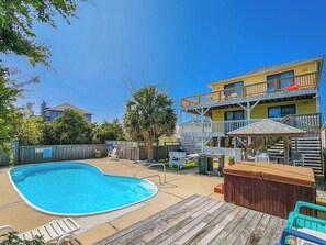 Pool - Sunny Spot - 4BR, 2.5 BA Oceanside, Corolla,  w/Private Pool - only TWO BLOCKS to beach (Corolla)