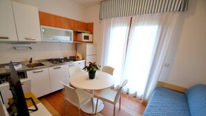 Apartment, 1 Bedroom, Balcony, Ocean View | Bahagian dalam