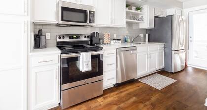 Luxury Downtown Townhome w/ Private Garage Unit 15