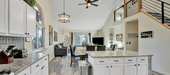 The Downtown Nugget - pet friendly, comfortable