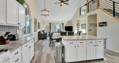 The Downtown Nugget - pet friendly, comfortable