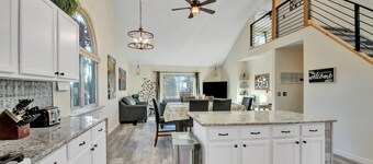 The Downtown Nugget - pet friendly. BL 330900