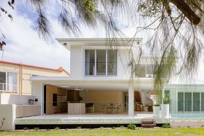Exterior - Absolute beach front masterpiece fit for a small family (Warana)
