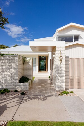 Exterior - Absolute beach front masterpiece fit for a small family (Warana)