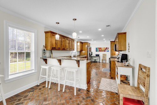 Charming Coastal Retreat: Your Cozy Haven Near the Beach
