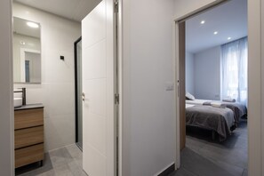 3 dormitorios, tabla de planchar con plancha, wifi gratis y ropa de cama