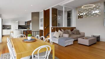 Luxury House | 2 bedrooms, individually decorated, individually furnished, desk