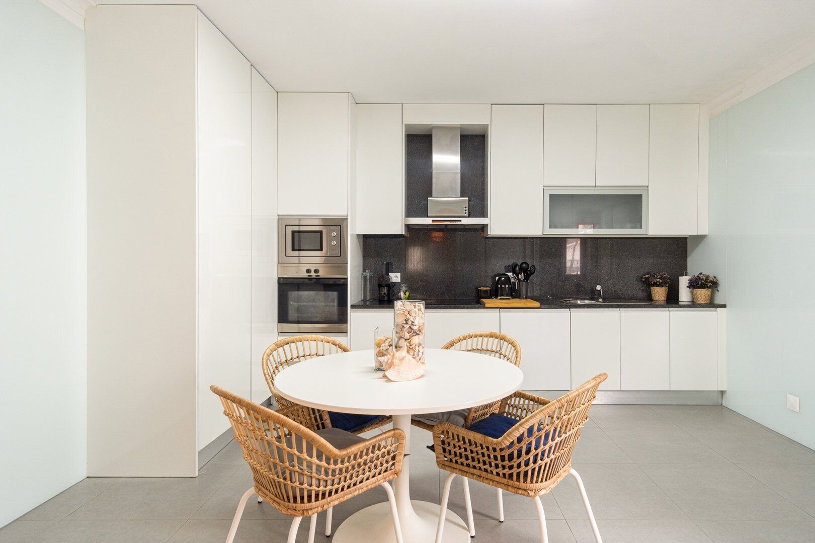 Réfrigérateur, micro-ondes, four, lave-vaisselle