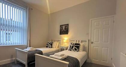 Hambledon Apartment - Sleeps 3 - Pet friendly