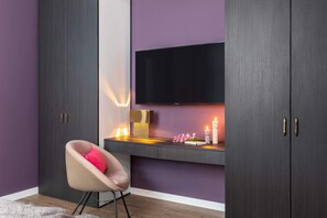 Design Apartment | 2 bedrooms, Egyptian cotton sheets, premium bedding, memory-foam beds - Flowers in Wonderland by HOLT (Bucharest)