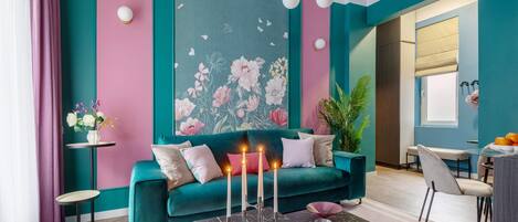 Design Apartment | Living area | 42-inch Smart TV with cable channels, Netflix, streaming services