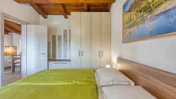 1 bedroom, free WiFi, bed sheets