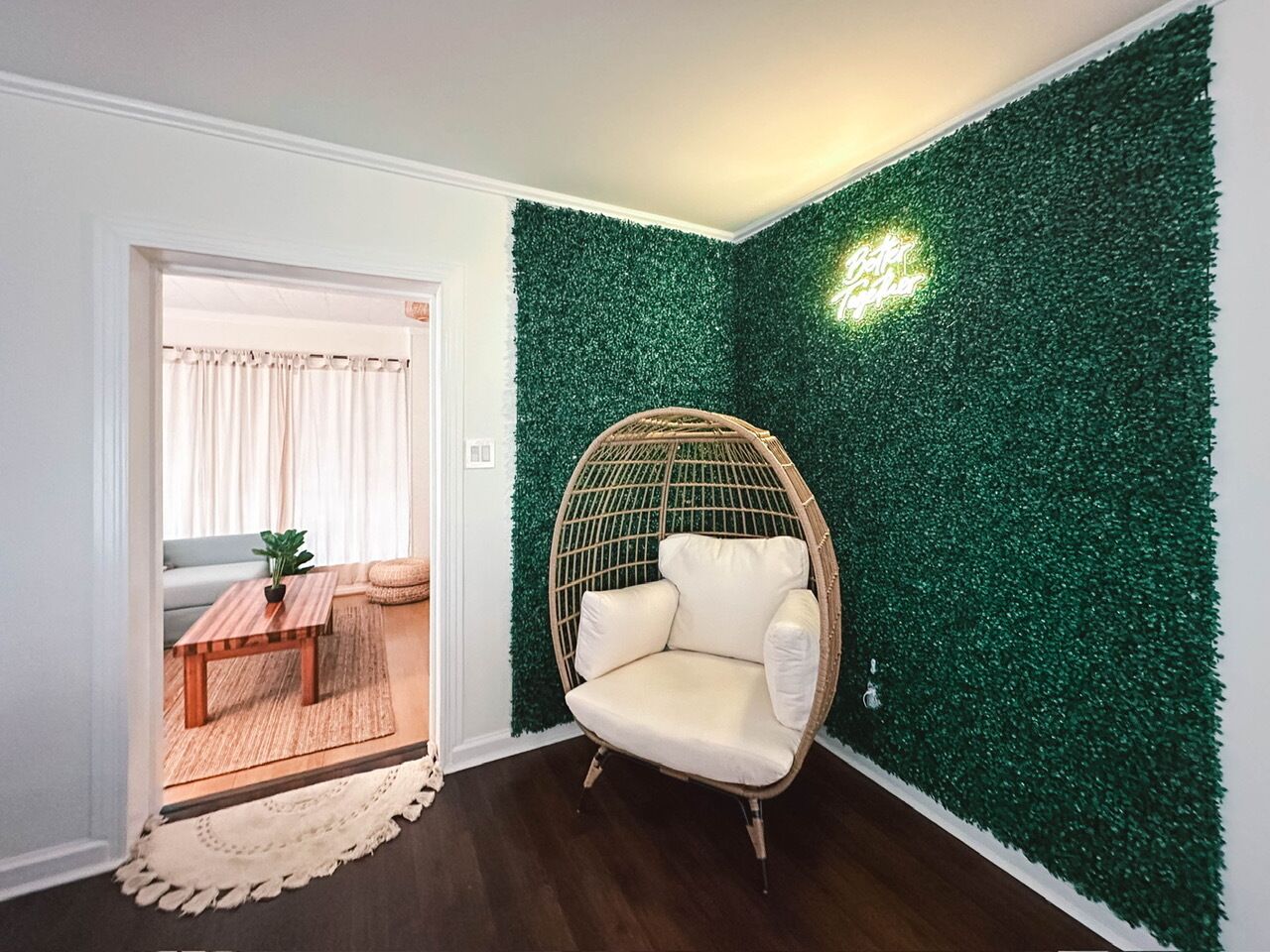 Charming 2-bedroom house in wonderful South Tampa with WiFi, AC