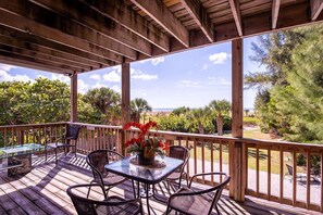Outdoor dining - Siesta Key 6Br Beachfront Suites Retreat, Gulfview (Siesta Key)