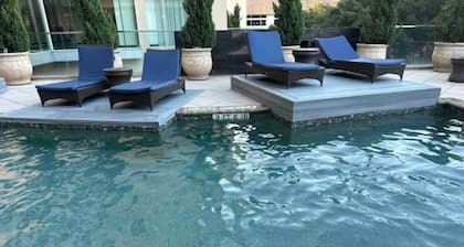 Luxury apt. in perfect location