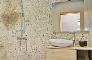 Shower, hair dryer - La Ilusión, studio in Conil de la Fra. (Conil de la FRa.)