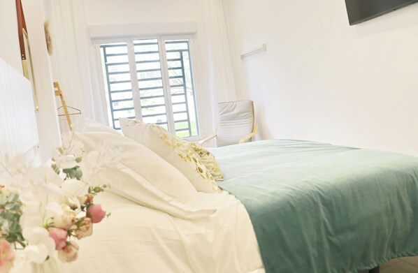 1 bedroom, iron/ironing board, Internet, bed sheets
