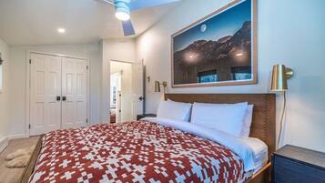 1 habitación, tabla de planchar con plancha, cuna de viaje y wifi