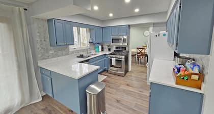 Modern Oasis Near Six Flags & Naval Base!