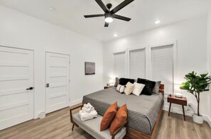 4 soverom, strykejern/-brett, wi-fi og sengetøy