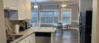 Relaxing Now and Zen: Modern Condo, Near UNCC, PNC Pavilion, Pool, 5 Min to Dining, Shops, +15% off!