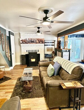 Smart-tv, een open haard en videospelletjes