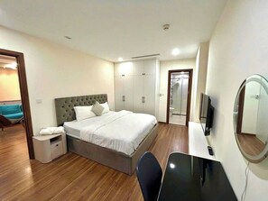 Appartement de base | 3 chambres, bureau, système d’insonorisation, accès au Wi-Fi (inclus)
