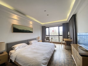 Quarto superior | Banheiro | Chuveiro com efeito de chuva, produtos de toalete grátis