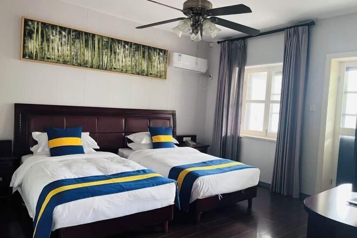 Ropa de cama hipoalergénica y escritorio