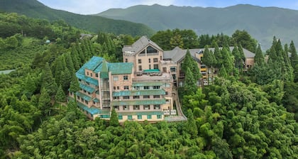 Moganshan Mountain Villa