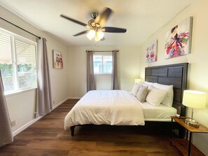 2 bedrooms, desk, WiFi, bed sheets