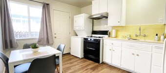 Campbell Cozy & Bright 2B/1b /AC/close to Downtown