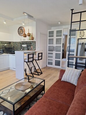 TV - Wiślisko 4/17 (Kraków)