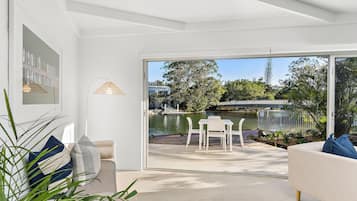 Apartment, 2 Bedrooms, Pets allowed, River View | Living area