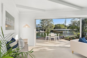 Apartment, 2 Bedrooms, Pets allowed, River View | Living area