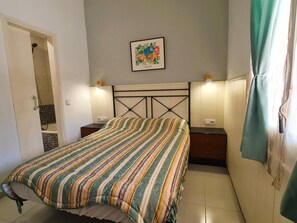 4 habitaciones, tabla de planchar con plancha, internet y ropa de cama 