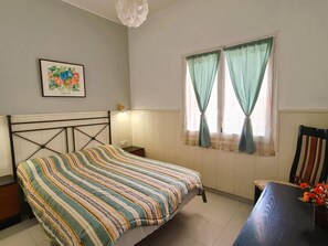 4 chambres, fer et planche à repasser, accès Internet, draps fournis