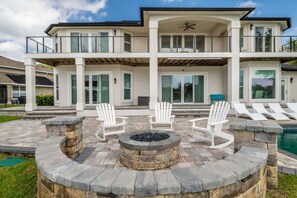 Terrace/patio - Waterfront Oasis - 5 bedrooms, private pool and 2 docks (Jacksonville)